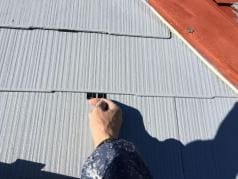 屋根・外壁塗替えリフォーム　タスペーサー挿入