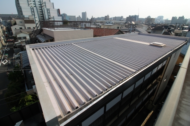 陸屋根の雨漏りを防ぐ 防水工事の適切なメンテナンス方法 住まいるヒーローズ 陸屋根の雨漏りを防ぐ 防水工事の適切なメンテナンス方法 住まいるヒーローズ