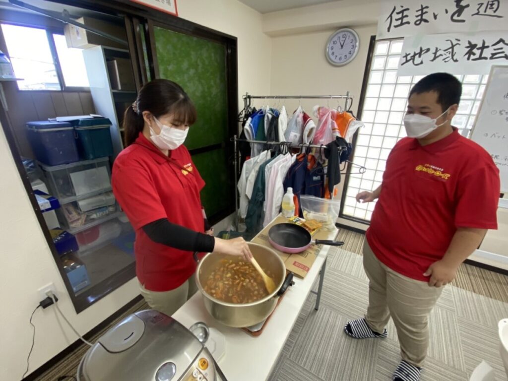 出来上がり！　ウインナーカレーです！