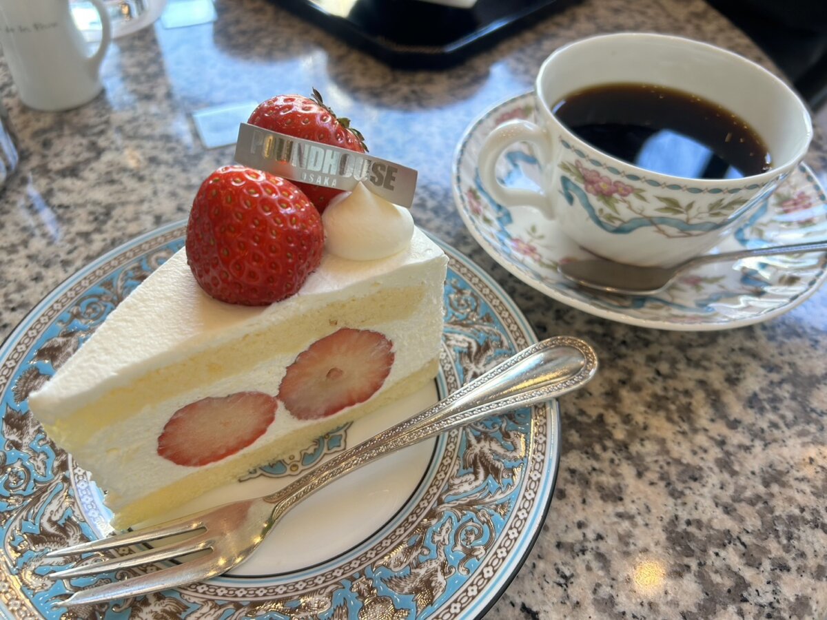 ケーキセットを頼みました！