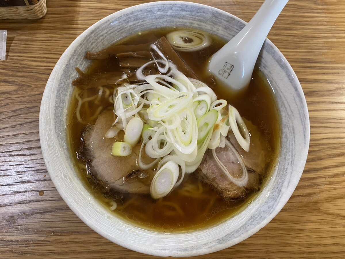 休みの時は行列ができるお店(^^♪中華そば　富家